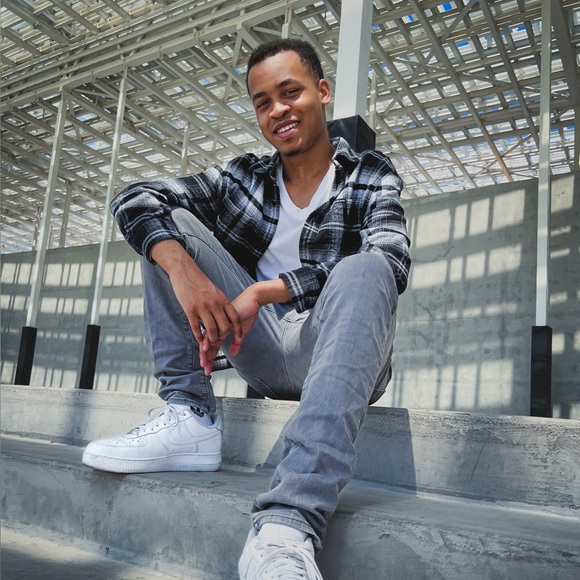 Meet your Posher, Alexander - Picture 1 of 1